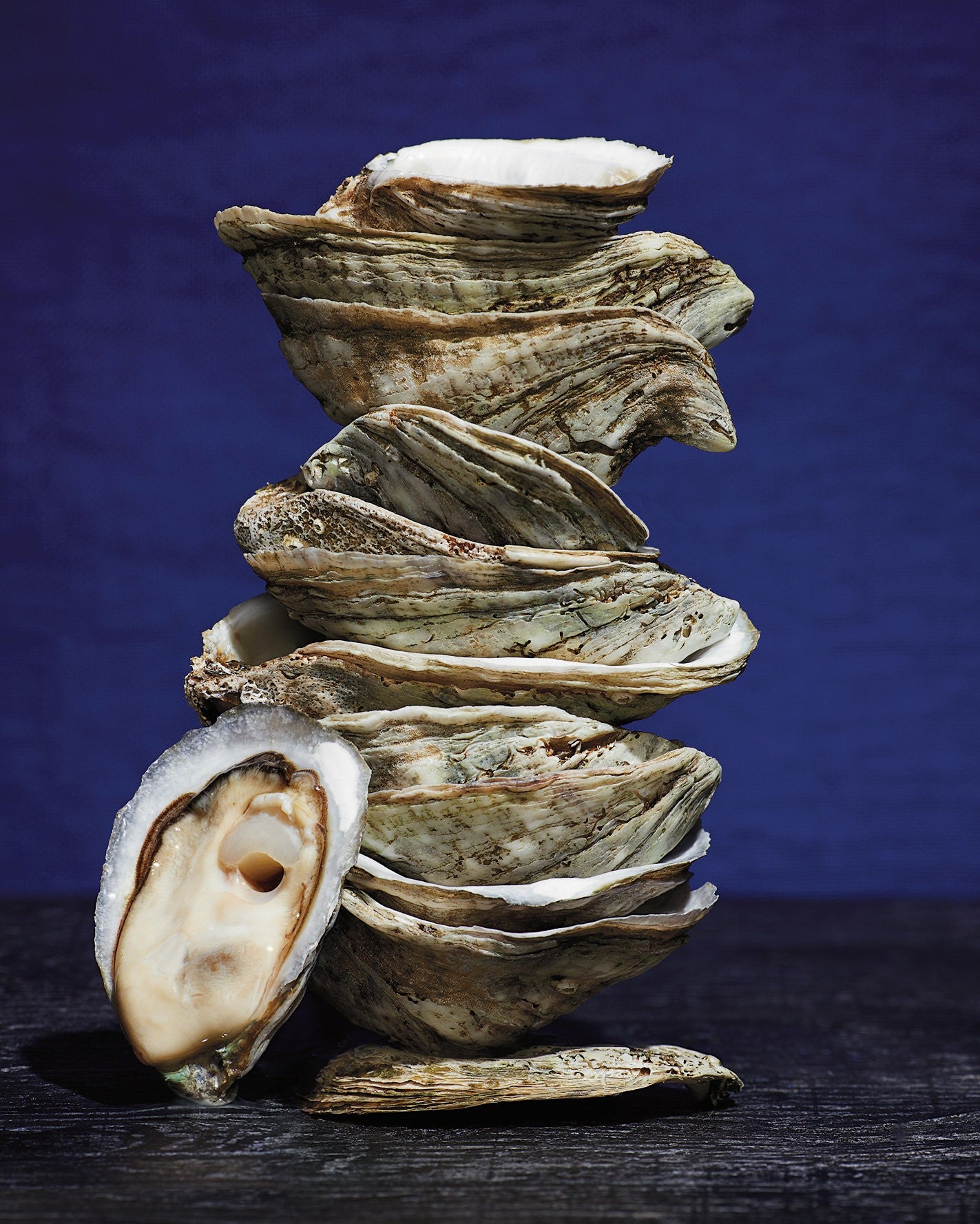 A stack of perfect oysters